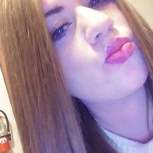 Meet your Posher, Chanel